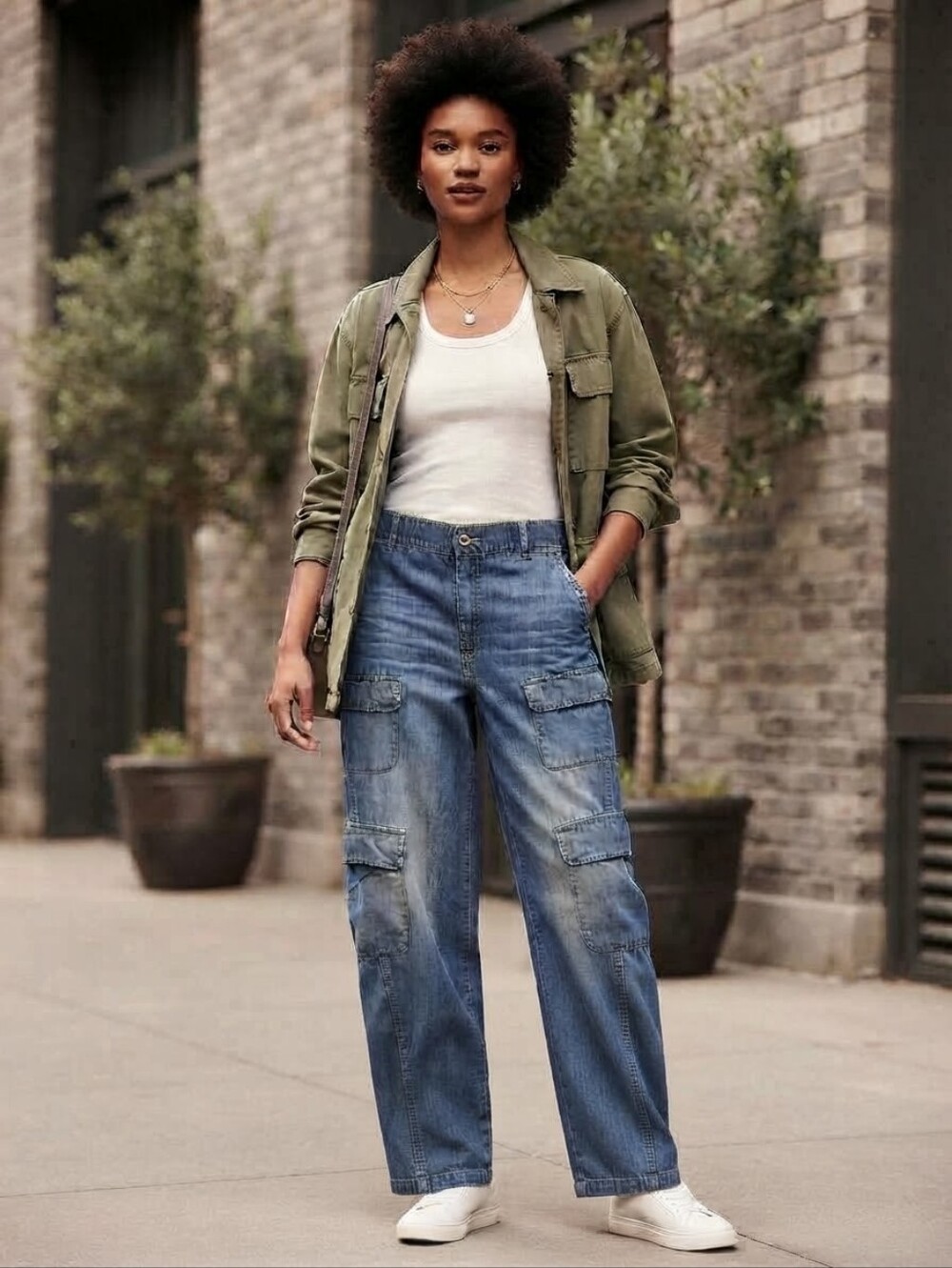 Torrid High-Rise Baggy Cargo Jeans Blue Denim Elastic Waist Size 10 Snap Hem